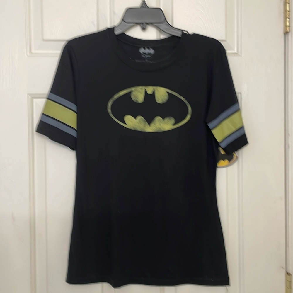 Women’s graphic tee